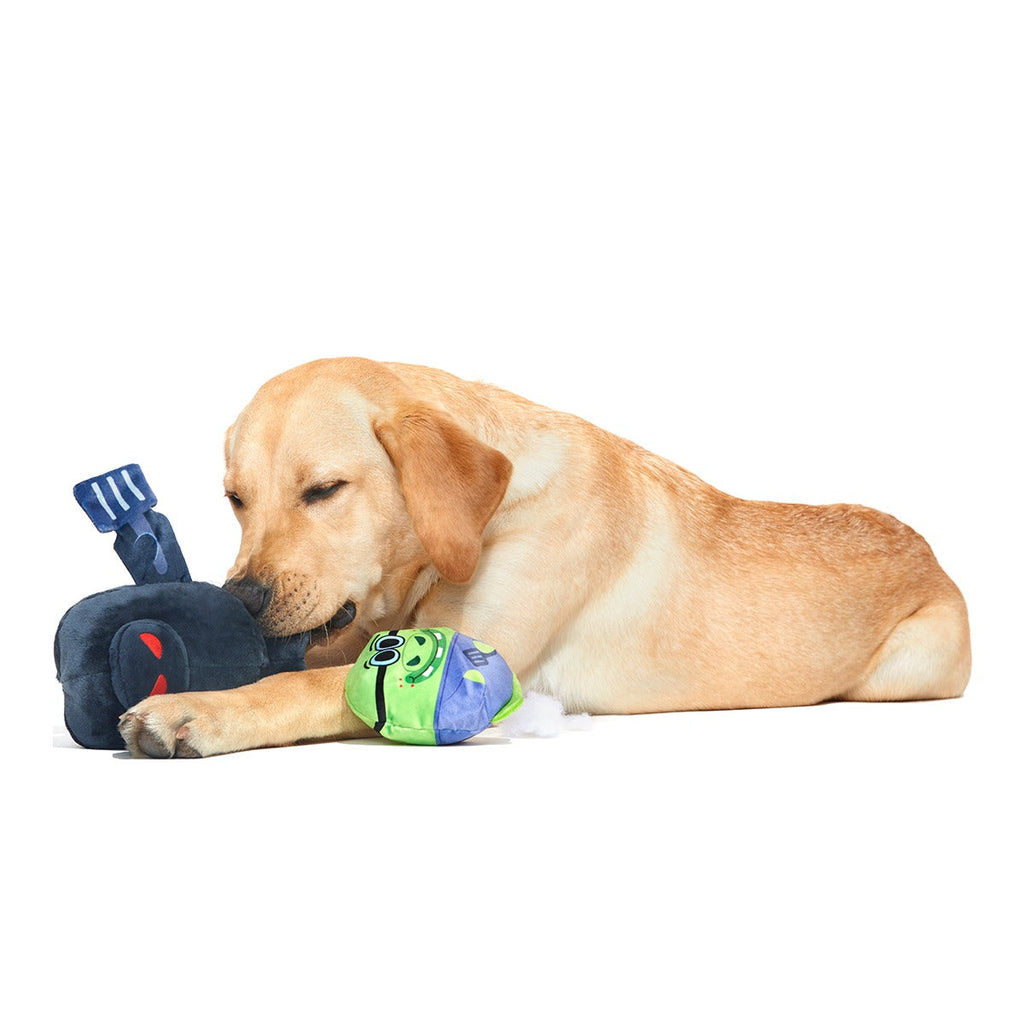 Hash-Slinging Slasher Plush 2-in-1 Dog Toy